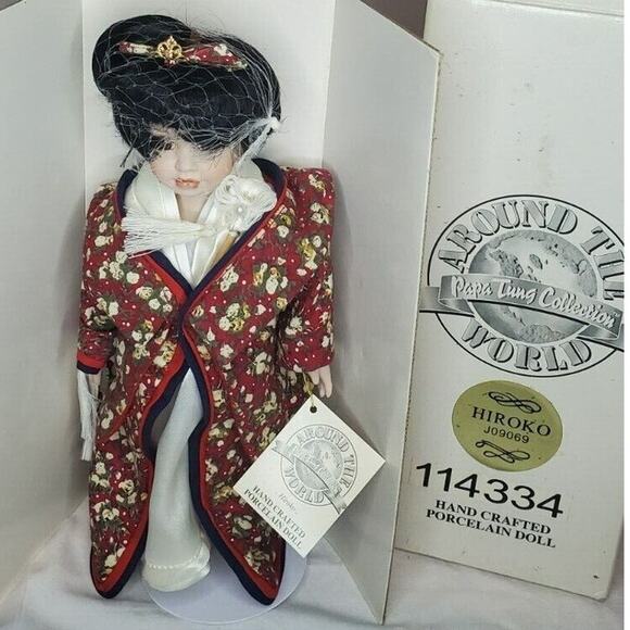 Hiroko Papa Tung Around the World Porcelain Doll Orignal Bx Asian Cultural Dress - Picture 5 of 5
